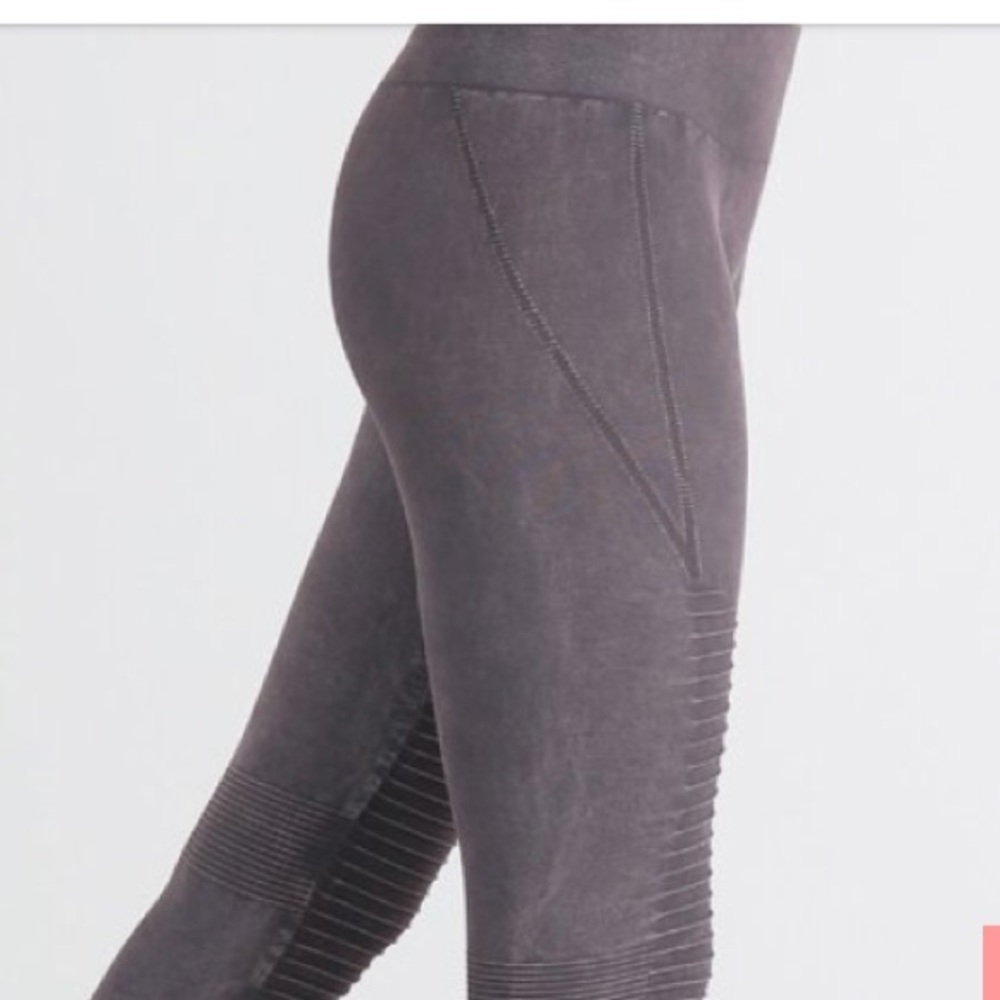 Nikibiki Moto Leggings In Vintage Shark Gray Color - Picture 2 of 8